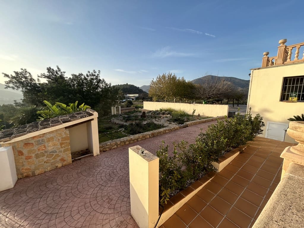 9 soveværelse Restaurant/Bar til salg i Lliber med garage - € 1.550.000 (Ref: 8683138)