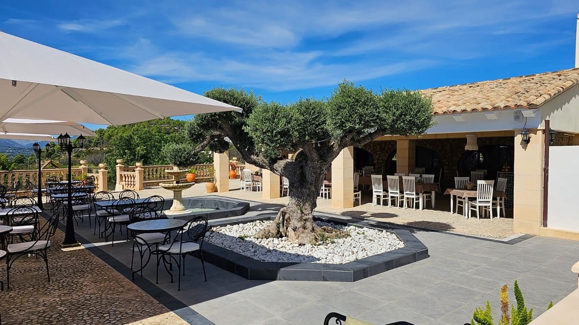 9 soveværelse Restaurant/Bar til salg i Lliber med garage - € 1.550.000 (Ref: 8683138)