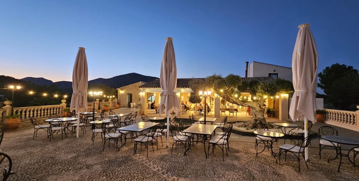 9 soveværelse Restaurant/Bar til salg i Lliber med garage - € 1.550.000 (Ref: 8683138)