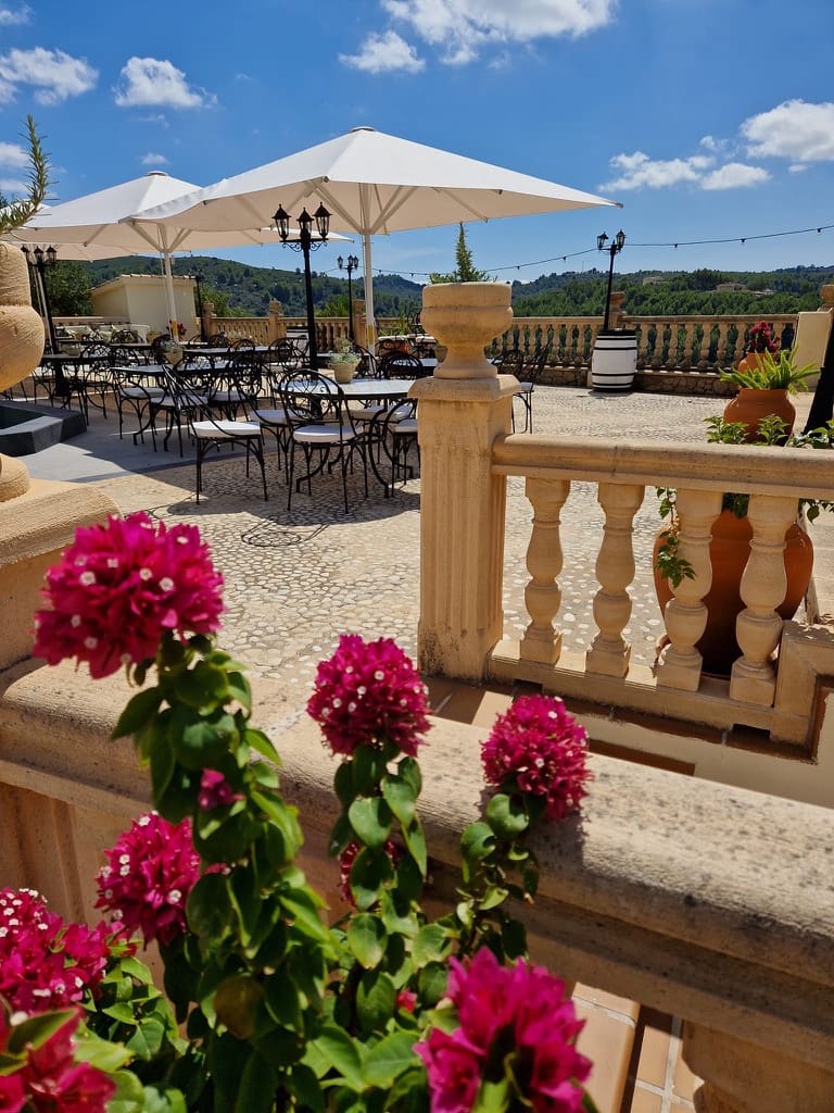 9 soveværelse Guesthouse/B & B til salg i Lliber med garage - € 1.550.000 (Ref: 8688948)