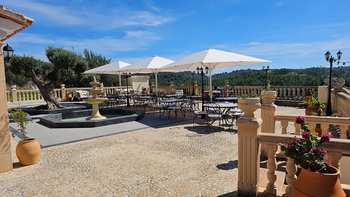 9 soveværelse Guesthouse/B & B til salg i Lliber med garage - € 1.550.000 (Ref: 8688948)