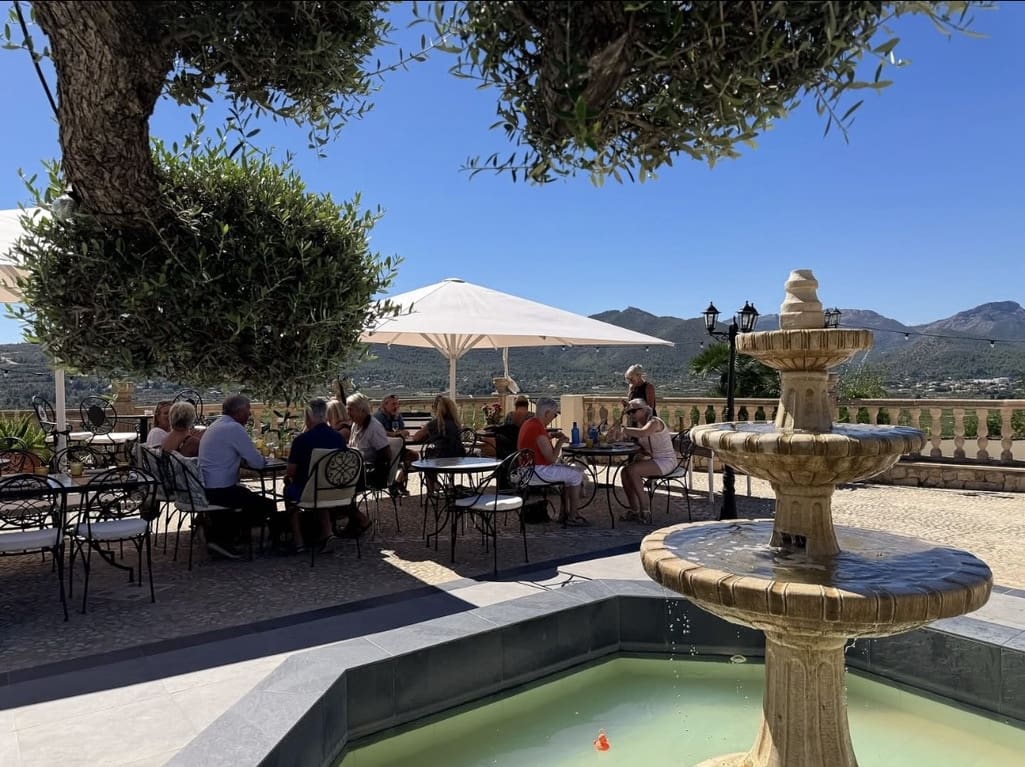 9 soveværelse Guesthouse/B & B til salg i Lliber med garage - € 1.550.000 (Ref: 8688948)