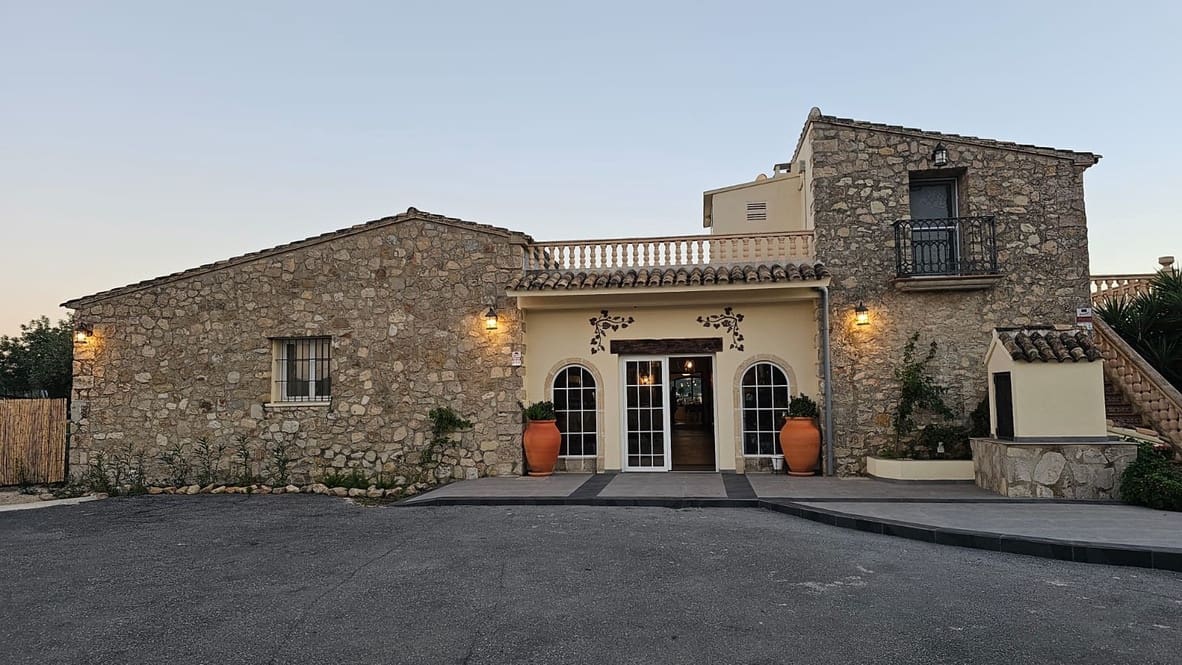 9 soveværelse Guesthouse/B & B til salg i Lliber med garage - € 1.550.000 (Ref: 8688948)