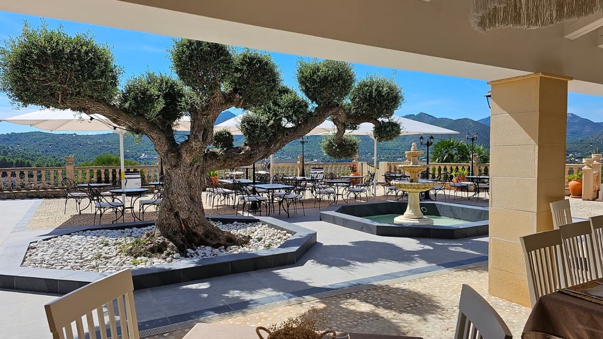 9 soveværelse Guesthouse/B & B til salg i Lliber med garage - € 1.550.000 (Ref: 8688948)