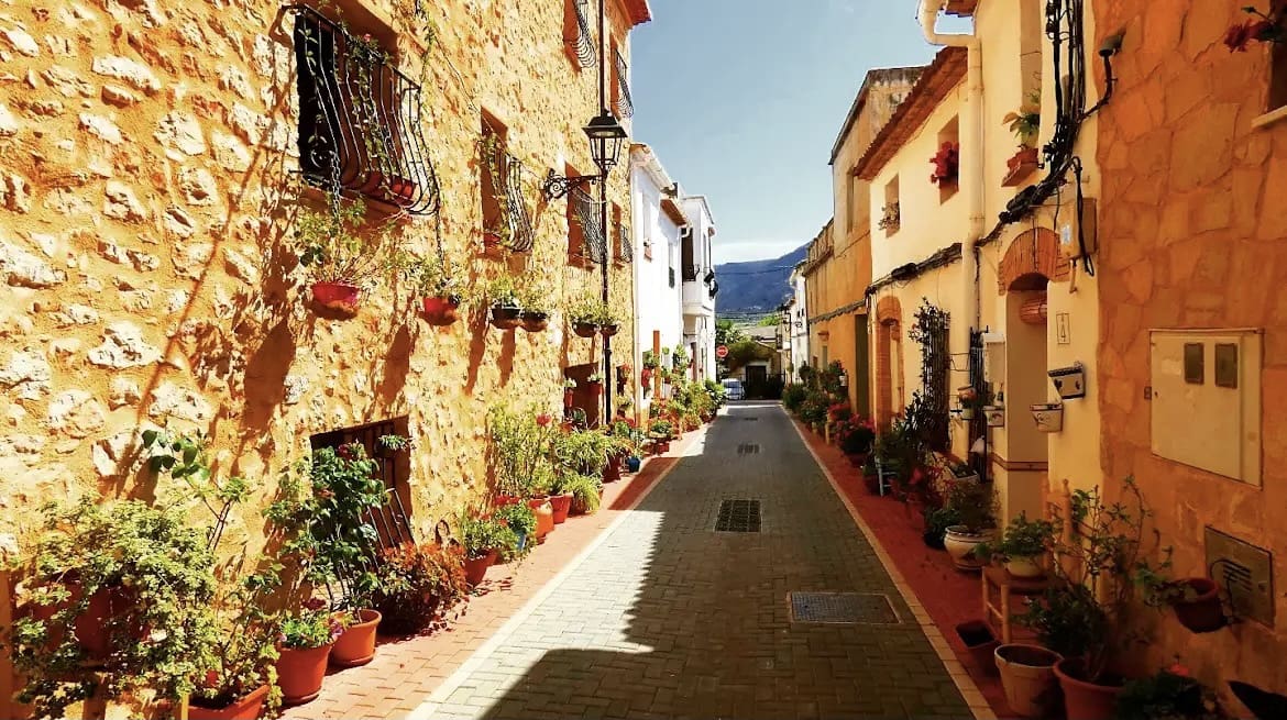 9 soveværelse Guesthouse/B & B til salg i Lliber med garage - € 1.550.000 (Ref: 8688948)