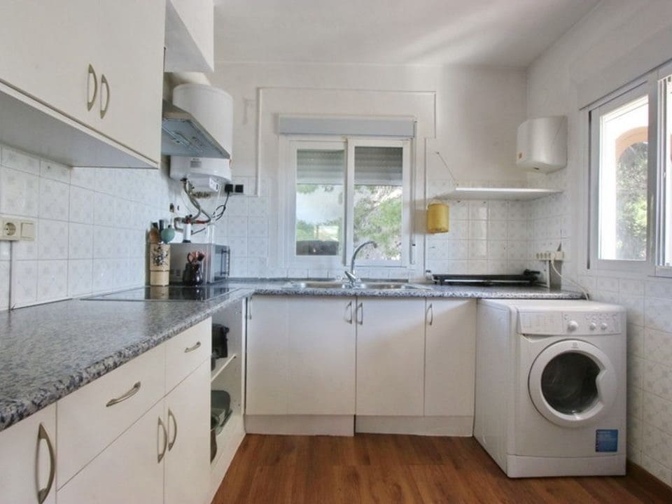 2 slaapkamer Villa te koop in Denia met garage - € 495.000 (Ref: 8763172)