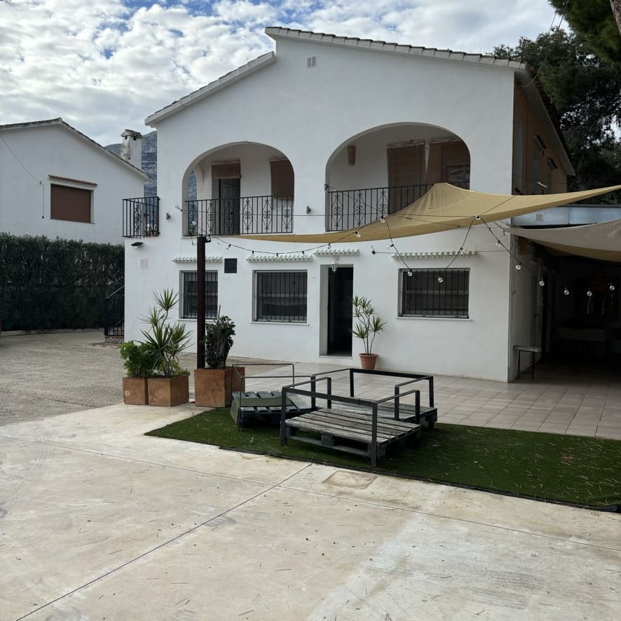 2 slaapkamer Villa te koop in Denia met garage - € 495.000 (Ref: 8763172)