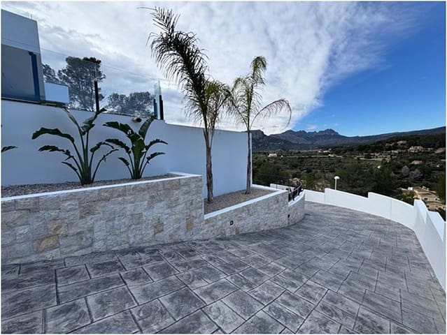 Chalet de 3 habitaciones en Calpe / Calp en venta con piscina - 1.135.000 € (Ref: 8793729)