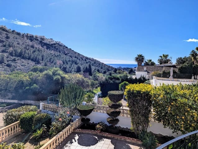 4 slaapkamer Villa te koop in Moraira, Teulada-Moraira met zwembad - € 665.000 (Ref: 8793770)