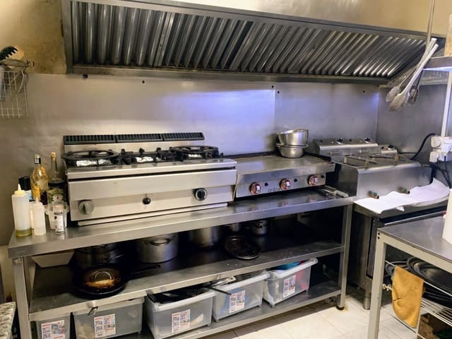 Commercial for sale in Moraira, Teulada-Moraira - € 158,000 (Ref: 8793779)