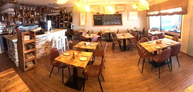 Commercial for sale in Moraira, Teulada-Moraira - € 158,000 (Ref: 8793779)