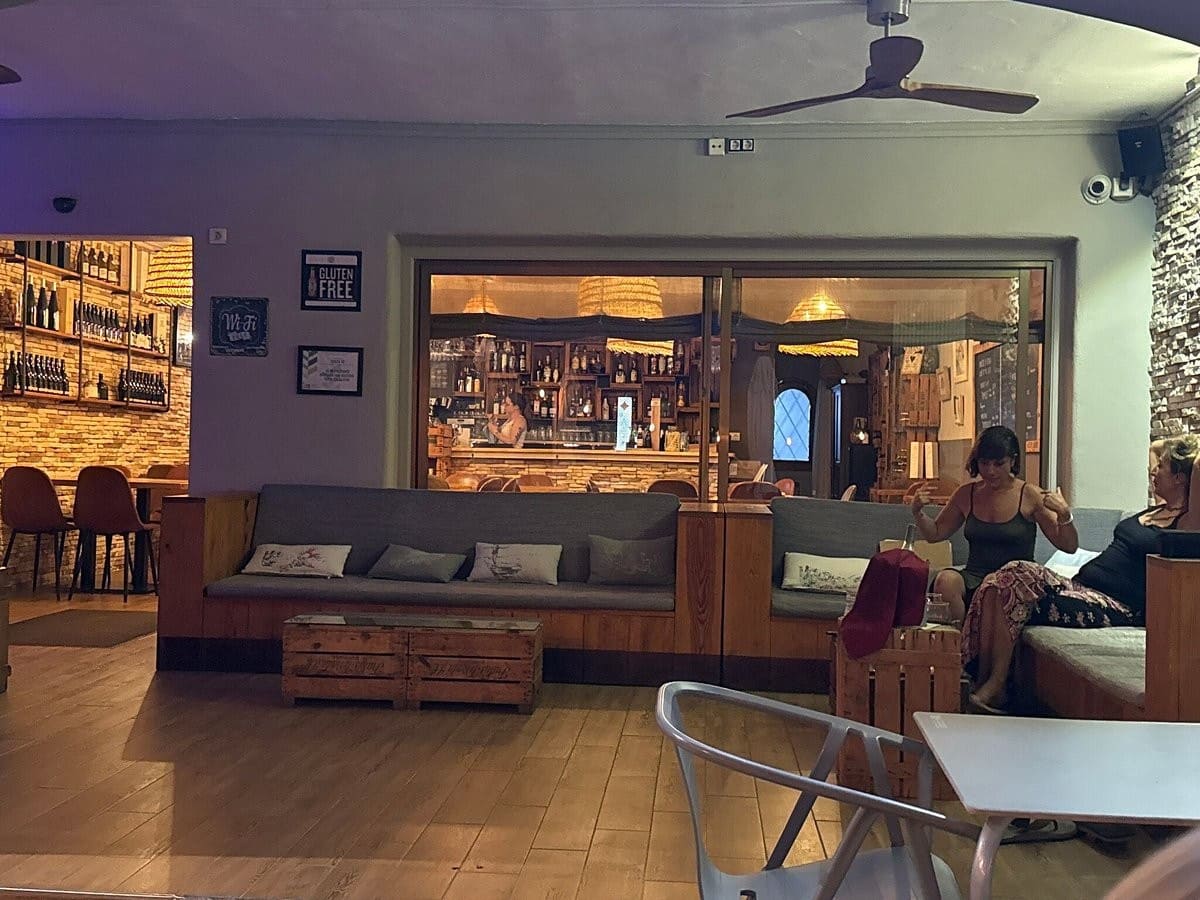 Commercial for sale in Moraira - € 130,000 (Ref: 8793779)