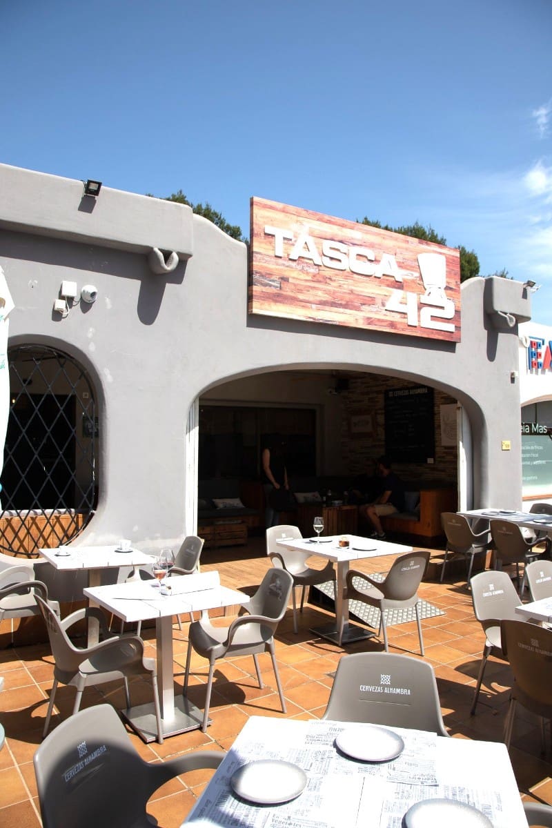 Commercial for sale in Moraira - € 130,000 (Ref: 8793779)