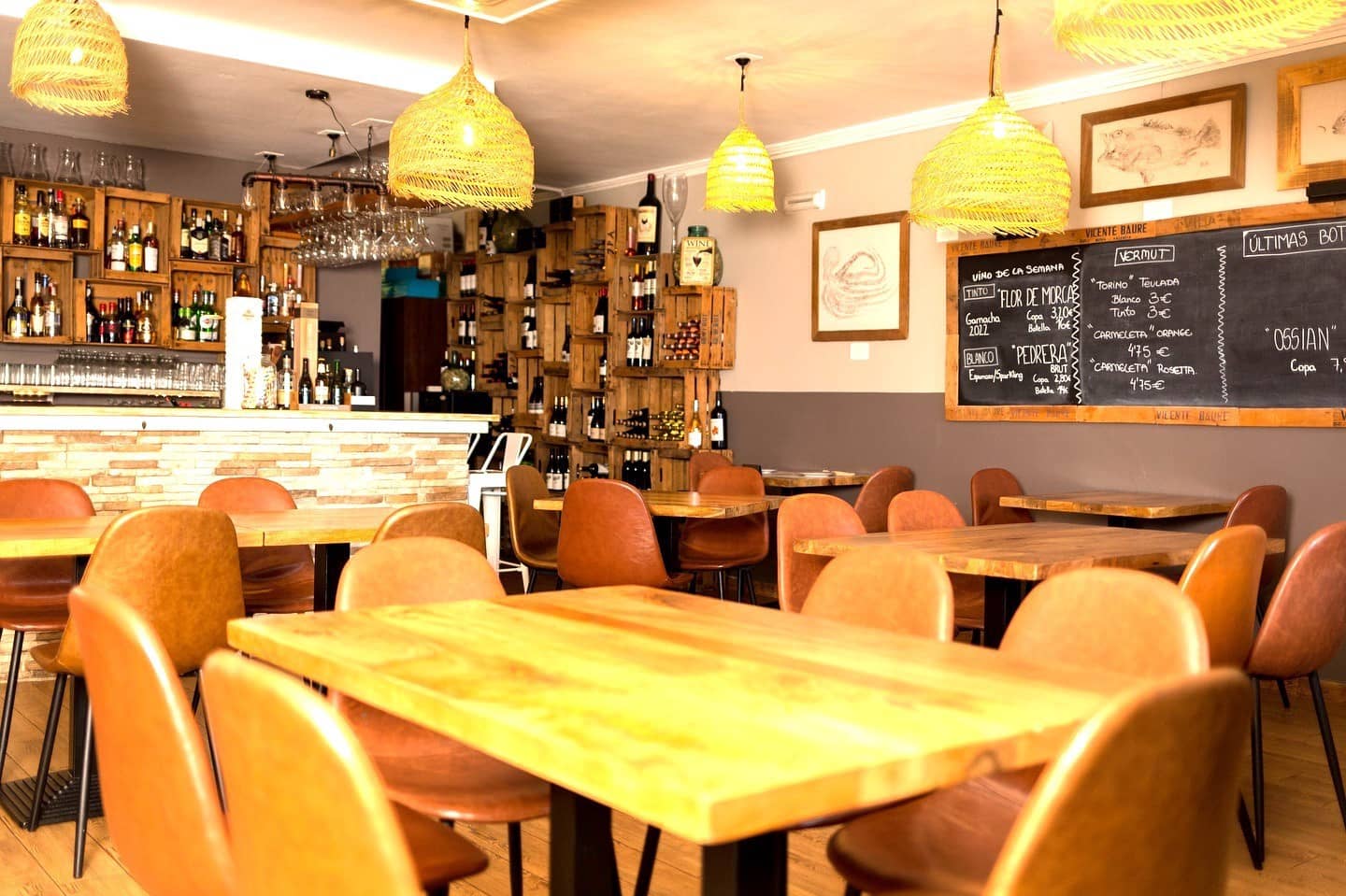 Commercial for sale in Moraira - € 130,000 (Ref: 8793779)