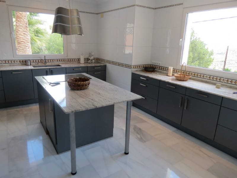 4 slaapkamer Villa te koop in Calpe / Calp - € 795.000 (Ref: 8793791)