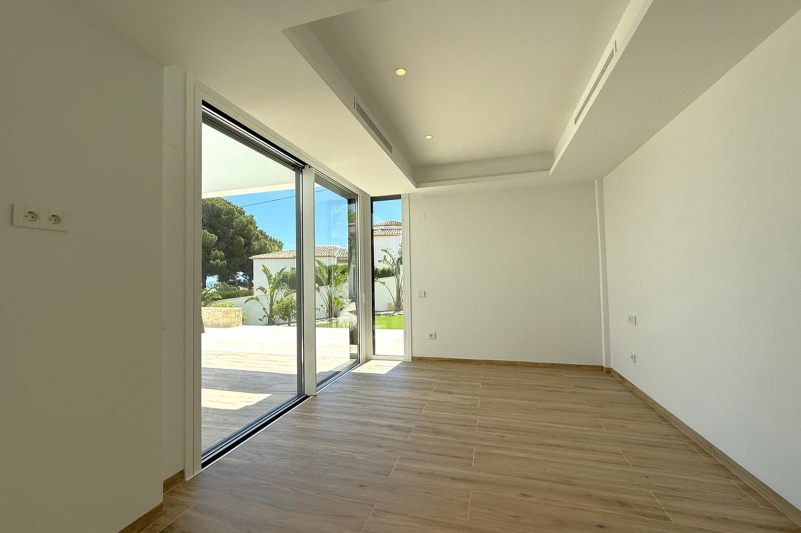 4 bedroom Villa for sale in Benissa - € 2,260,000 (Ref: 8793798)