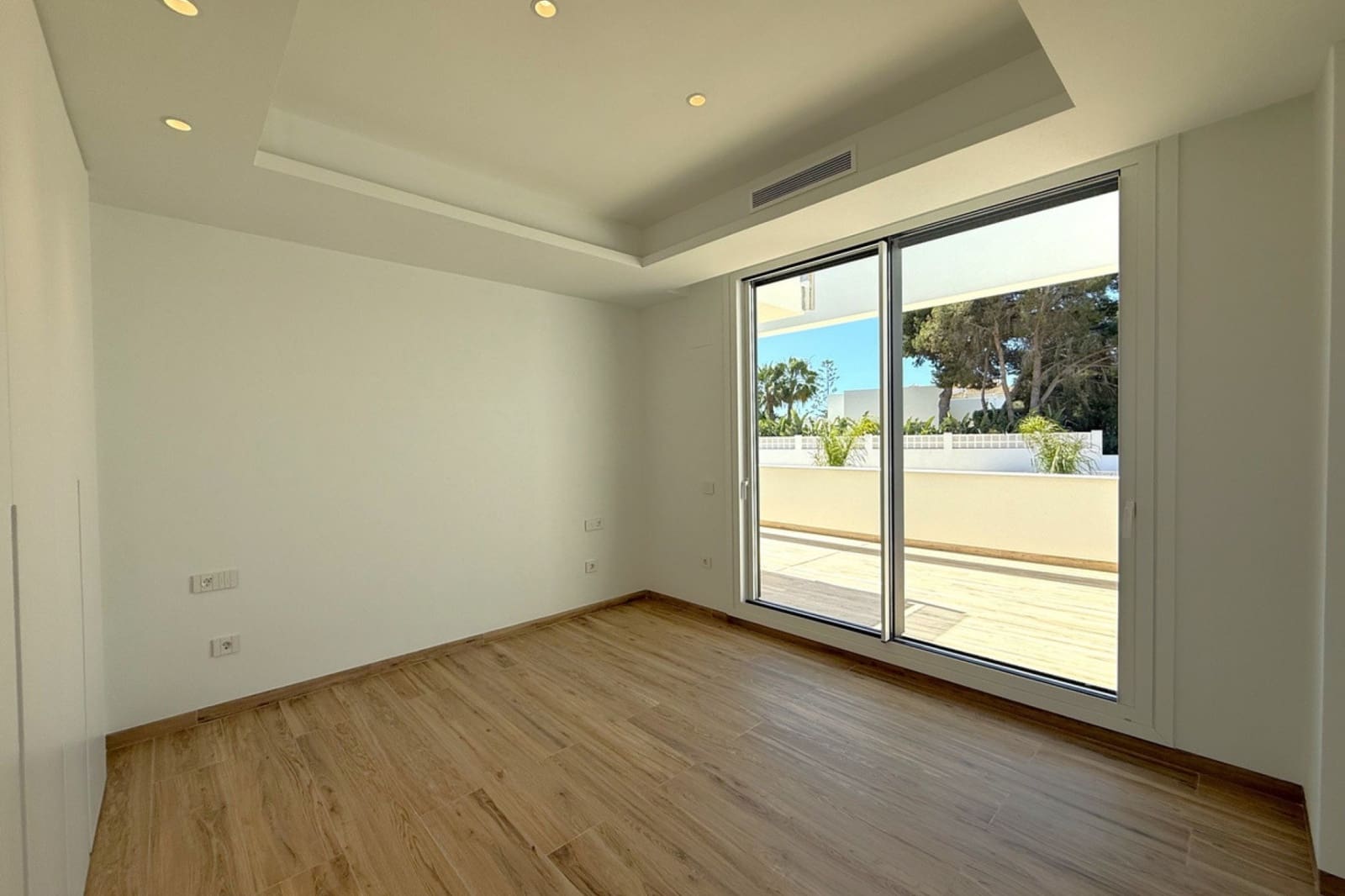 4 bedroom Villa for sale in Benissa - € 2,260,000 (Ref: 8793798)