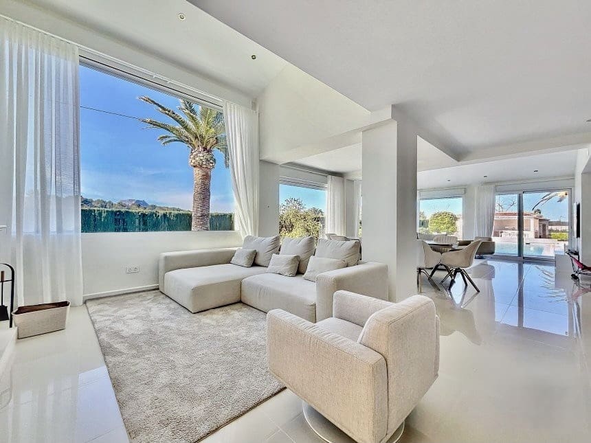 5 bedroom Villa for sale in La Xara with pool garage - € 2,150,000 (Ref: 8842586)