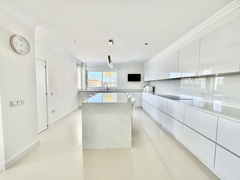 5 bedroom Villa for sale in La Xara with pool garage - € 2,150,000 (Ref: 8842586)