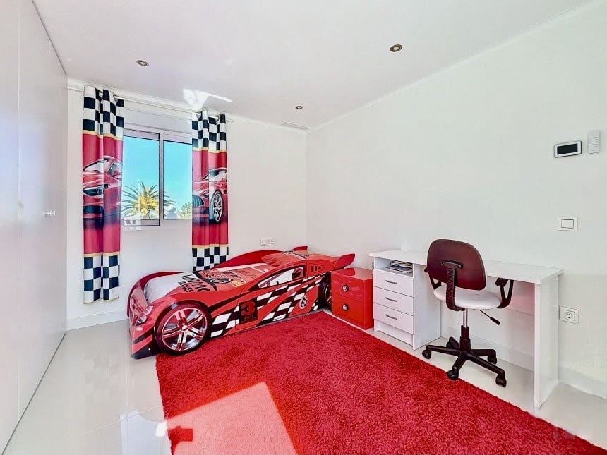 5 bedroom Villa for sale in La Xara with pool garage - € 2,150,000 (Ref: 8842586)