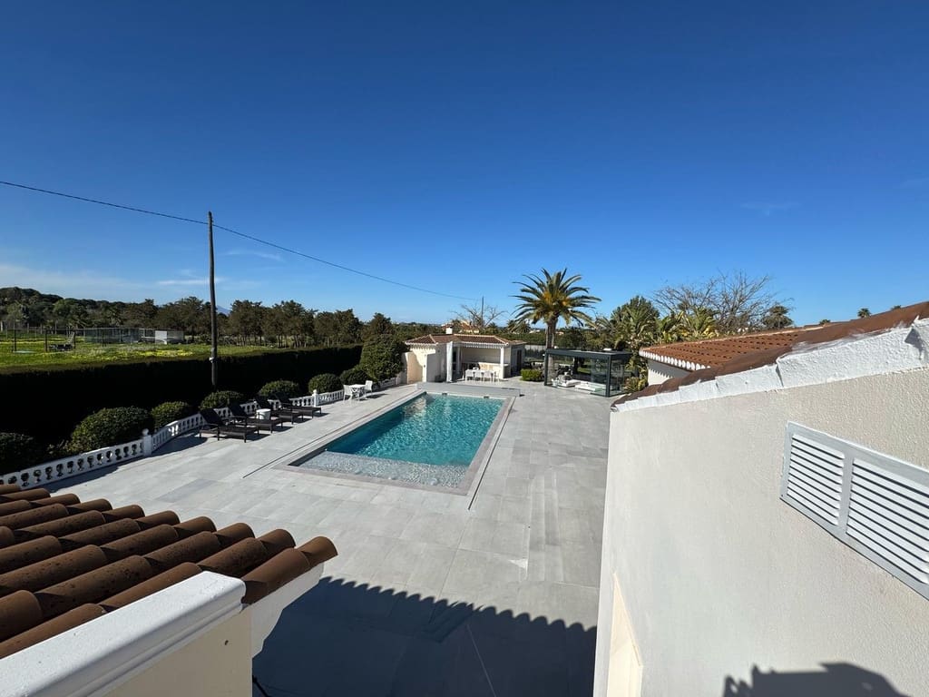 5 bedroom Villa for sale in La Xara with pool garage - € 2,150,000 (Ref: 8842586)