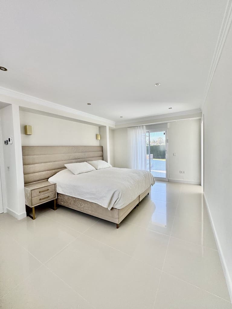 5 bedroom Villa for sale in La Xara with pool garage - € 2,150,000 (Ref: 8842586)