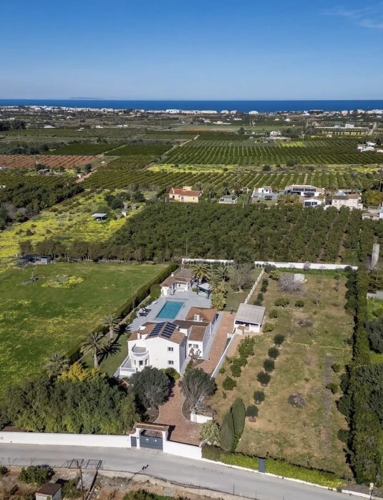 5 bedroom Villa for sale in La Xara with pool garage - € 2,150,000 (Ref: 8842586)