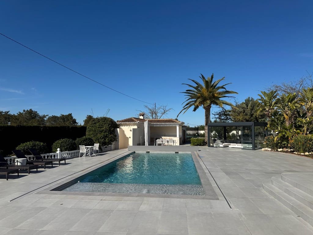 5 bedroom Villa for sale in La Xara with pool garage - € 2,150,000 (Ref: 8842586)