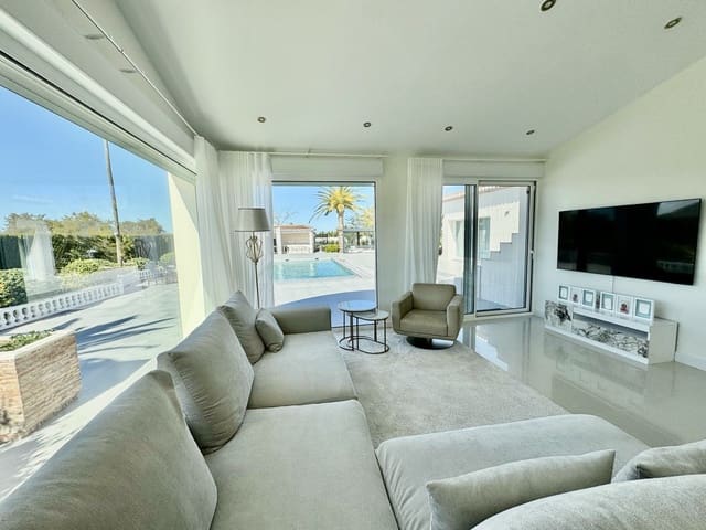 5 bedroom Villa for sale in La Xara, Dénia with pool garage - € 2,150,000 (Ref: 8842586)