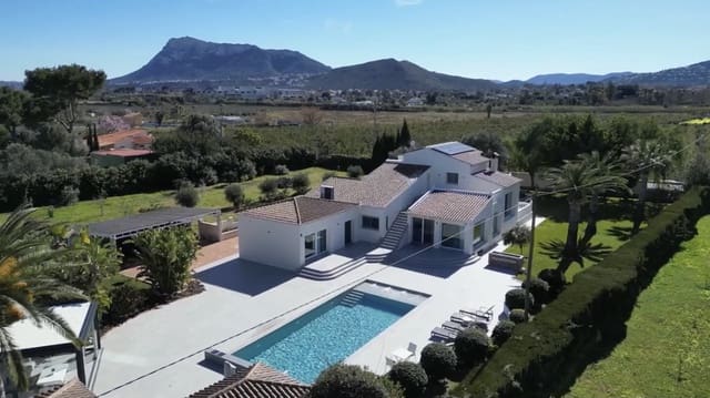 5 bedroom Villa for sale in La Xara, Dénia with pool garage - € 2,150,000 (Ref: 8842586)