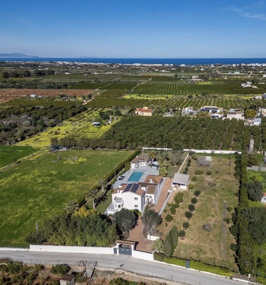 5 bedroom Villa for sale in La Xara with pool garage - € 2,150,000 (Ref: 8842586)