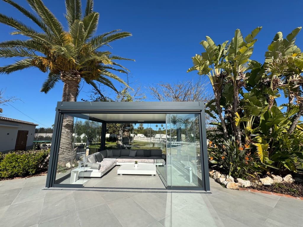 5 bedroom Villa for sale in La Xara with pool garage - € 2,150,000 (Ref: 8842586)