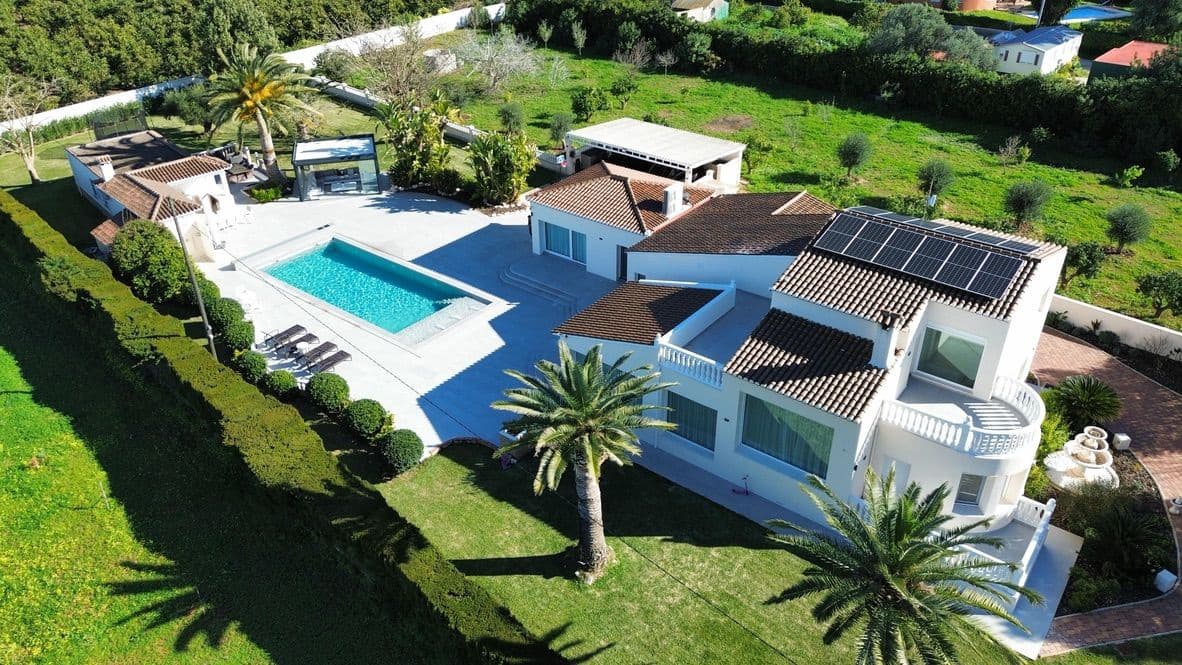 5 bedroom Villa for sale in La Xara with pool garage - € 2,150,000 (Ref: 8842586)