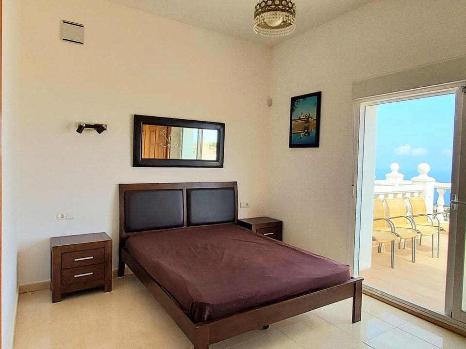 5 quarto Moradia para venda em Cumbre del Sol com piscina garagem - 690 000 € (Ref: 8842587)