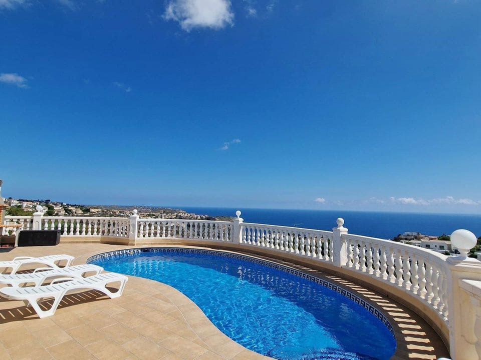 5 quarto Moradia para venda em Cumbre del Sol com piscina garagem - 690 000 € (Ref: 8842587)