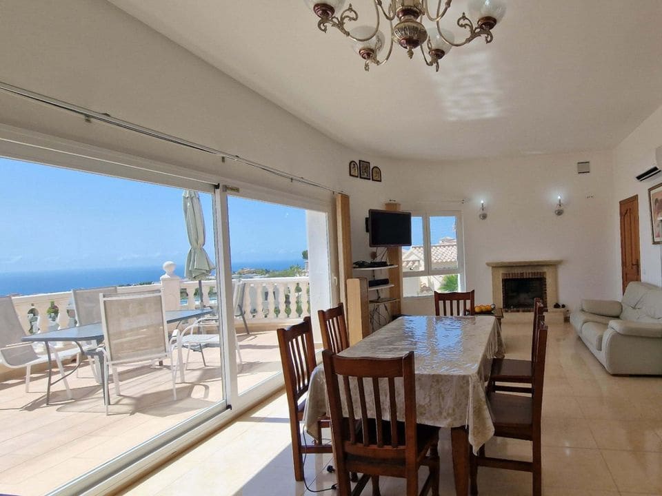 5 quarto Moradia para venda em Cumbre del Sol com piscina garagem - 690 000 € (Ref: 8842587)