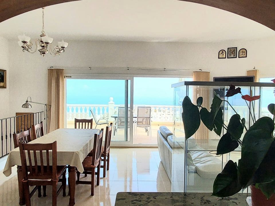 5 quarto Moradia para venda em Cumbre del Sol com piscina garagem - 690 000 € (Ref: 8842587)