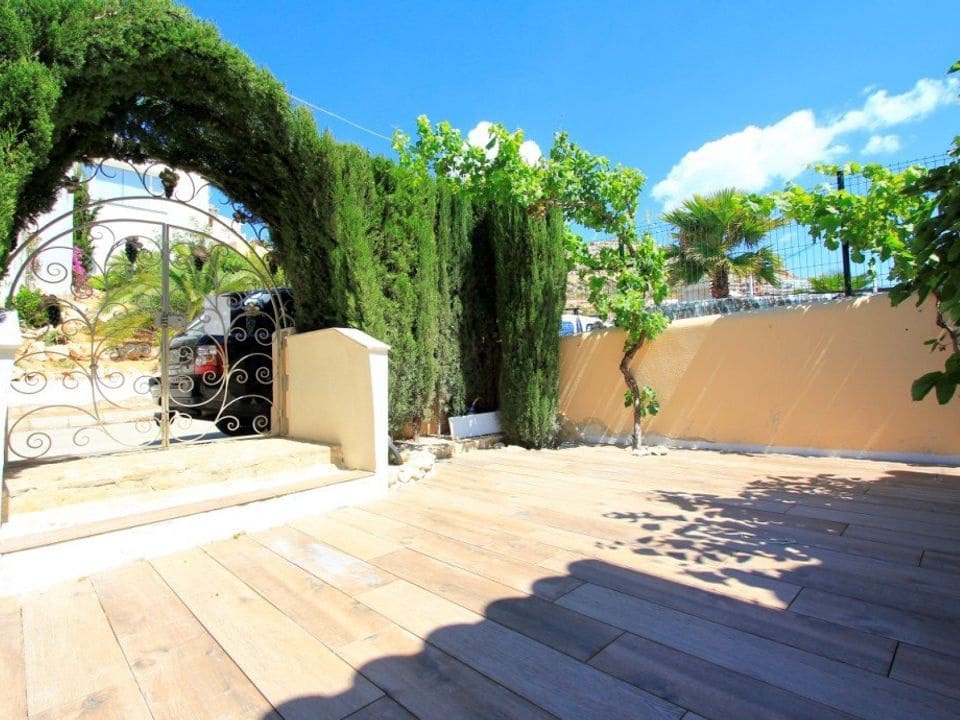 5 quarto Moradia para venda em Cumbre del Sol com piscina garagem - 690 000 € (Ref: 8842587)