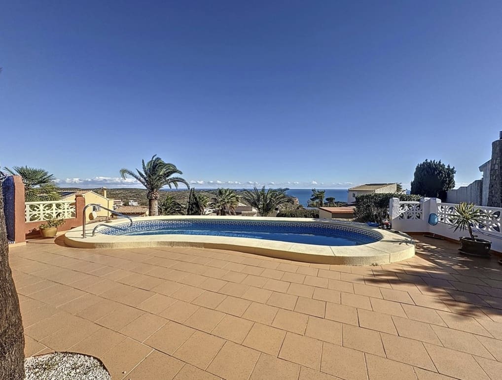 3 slaapkamer Villa te koop in Benitachell / Benitatxell met zwembad garage - € 420.000 (Ref: 8885600)