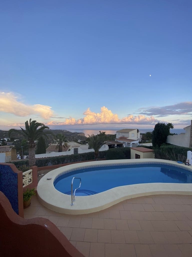 3 slaapkamer Villa te koop in Benitachell / Benitatxell met zwembad garage - € 420.000 (Ref: 8885600)