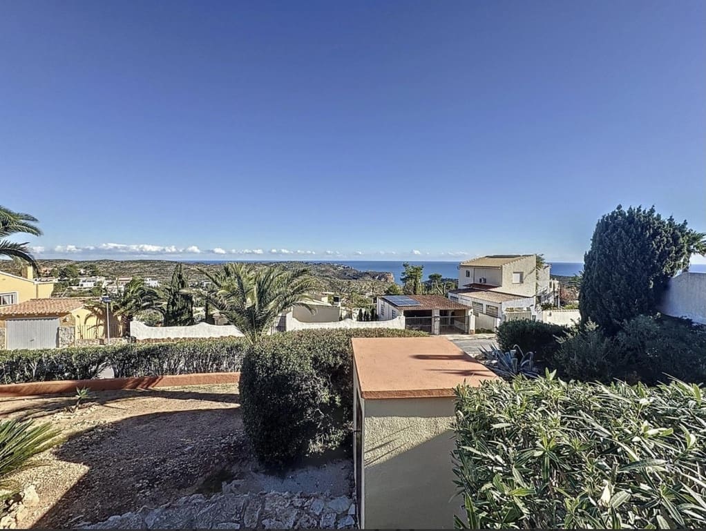 3 slaapkamer Villa te koop in Benitachell / Benitatxell met zwembad garage - € 420.000 (Ref: 8885600)