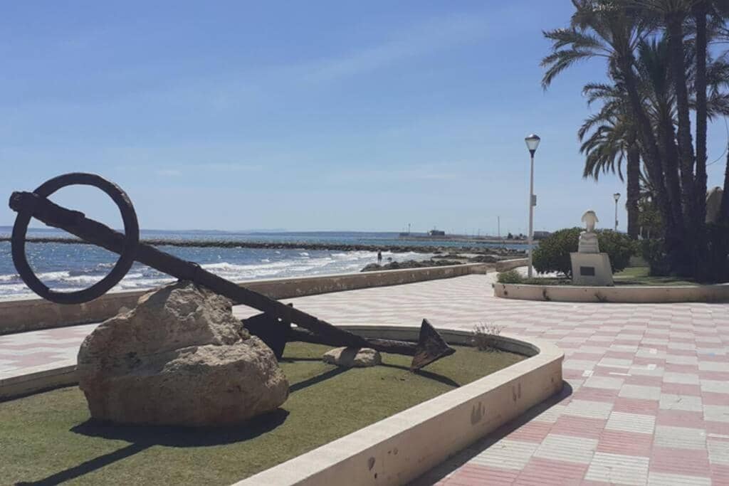 2 bedroom Apartment for sale in Santa Pola with garage - € 250,000 (Ref: 8889075)