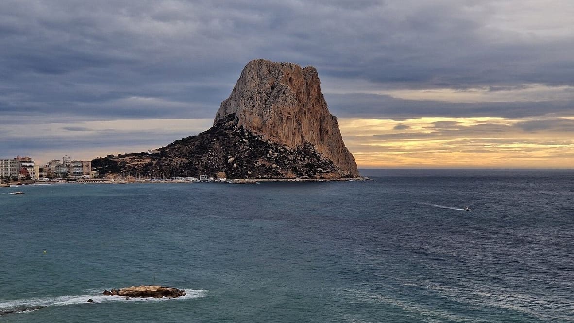 3 bedroom Apartment for sale in Calpe / Calp with garage - € 1,025,000 (Ref: 8928170)