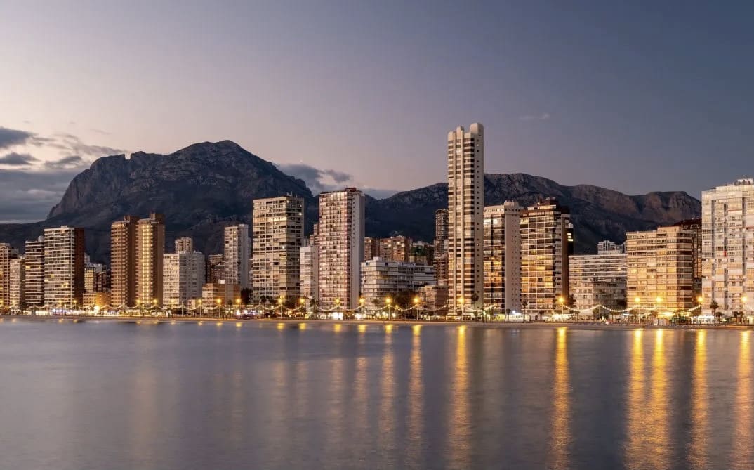 3 bedroom Apartment for sale in Calpe / Calp with garage - € 1,025,000 (Ref: 8928170)