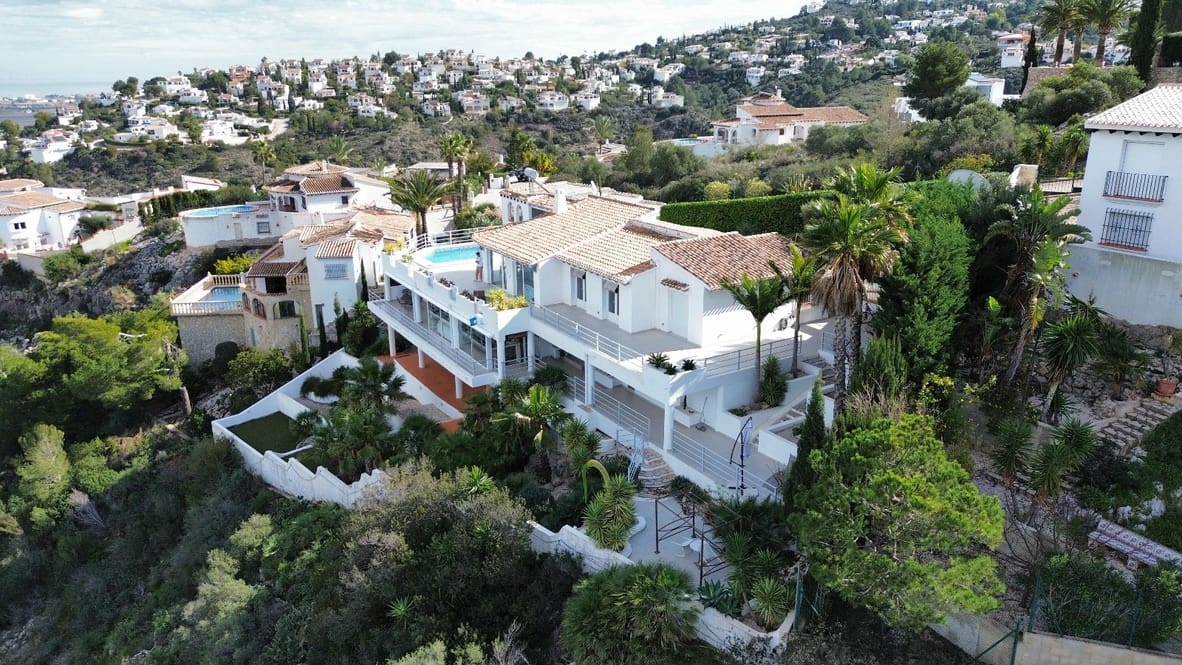 5 soveværelse Villa til salg i Monte Pego med swimmingpool garage - € 895.000 (Ref: 9041861)