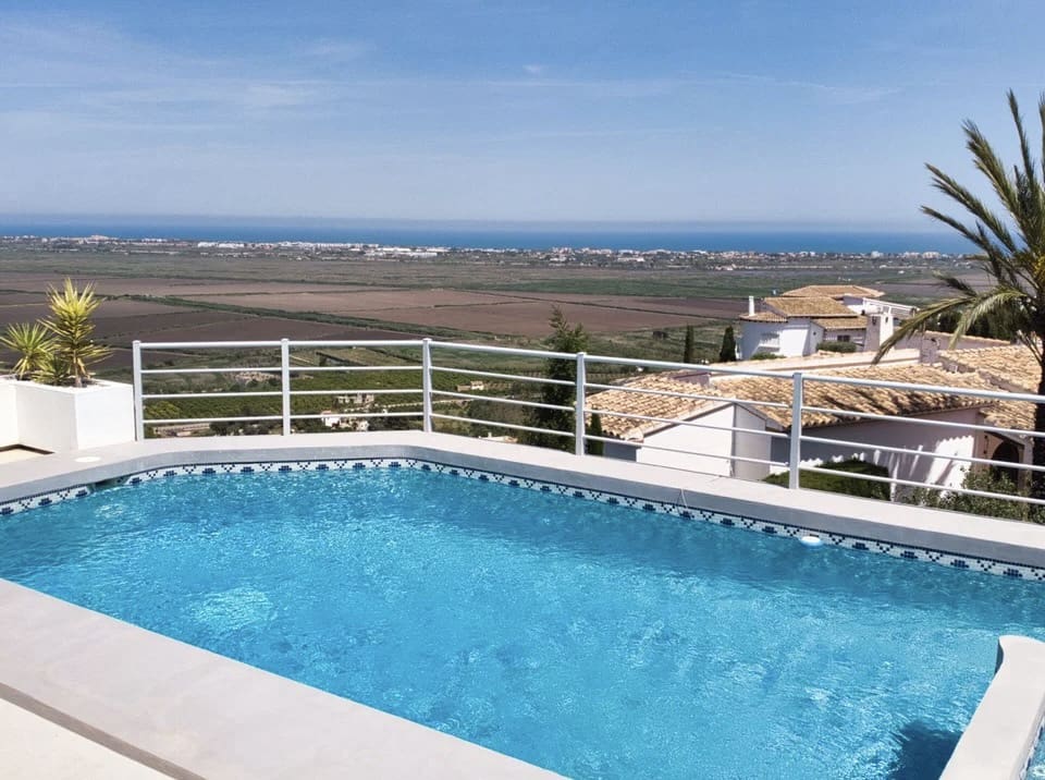 Chalet de 5 habitaciones en Monte Pego en venta con piscina garaje - 875.000 € (Ref: 9041861)