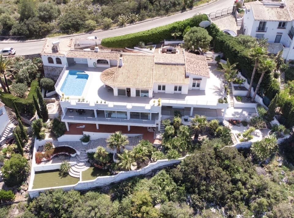 Chalet de 5 habitaciones en Monte Pego en venta con piscina garaje - 875.000 € (Ref: 9041861)