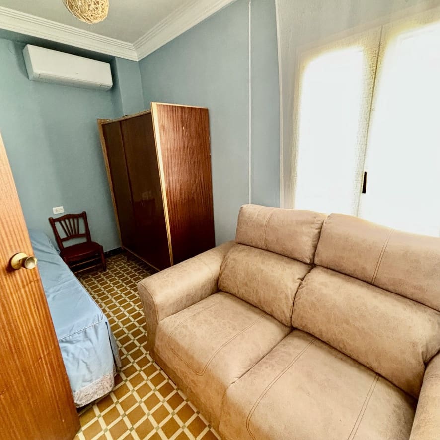 5 soverom Hus til salgs i Bellreguard med garasje - € 159 000 (Ref: 9041864)