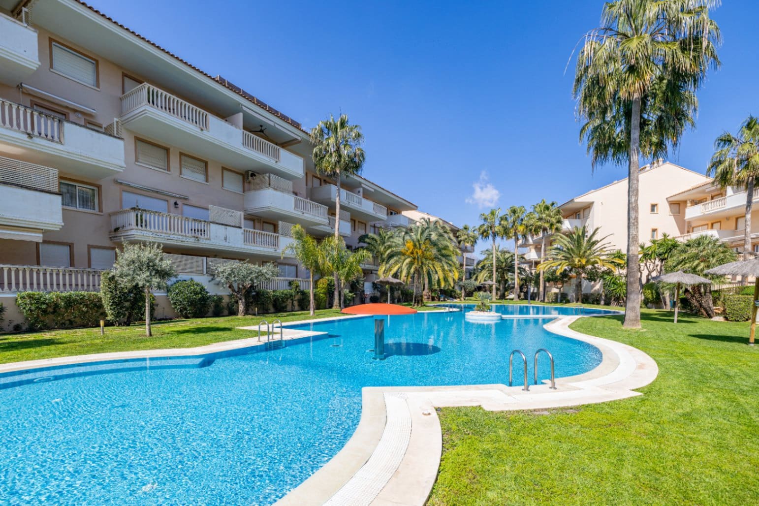 4 sypialnia Apartament na sprzedaż w Arenal z basenem garażem - 599 000 € (Ref: 9041865)