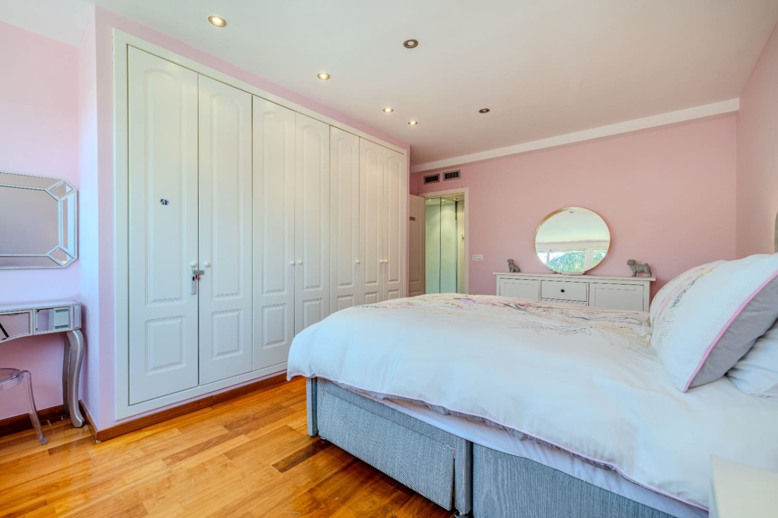 4 sypialnia Apartament na sprzedaż w Arenal z basenem garażem - 599 000 € (Ref: 9041865)